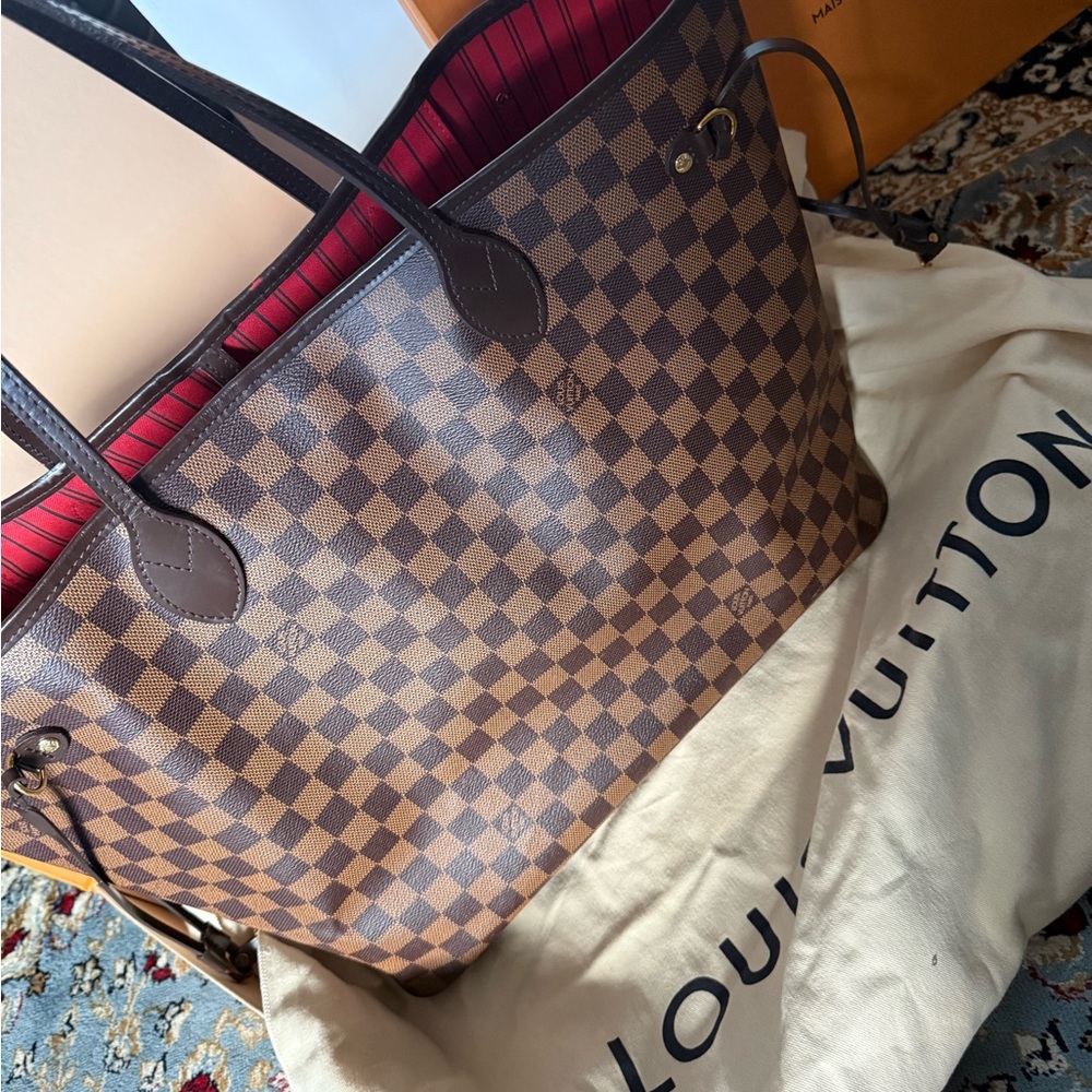 SOLD. Louis Vuitton MM Neverfull